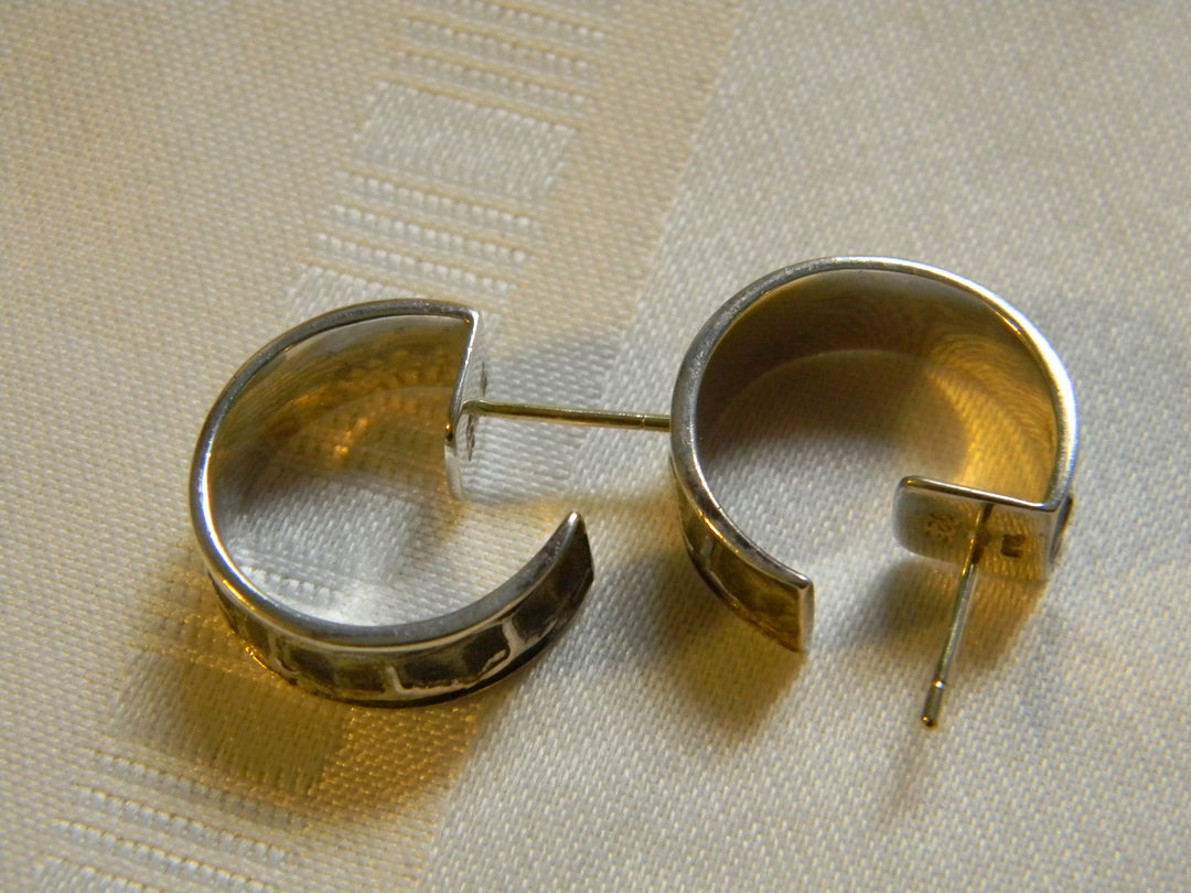 h470 Nice Sterling Silver Stud Hoop Pierced Earrings Geometric design