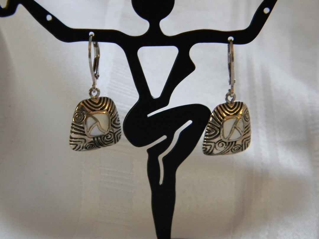 h472 Unique Sterling Silver Dangle Earrings with MOP Inlay Lever Closure