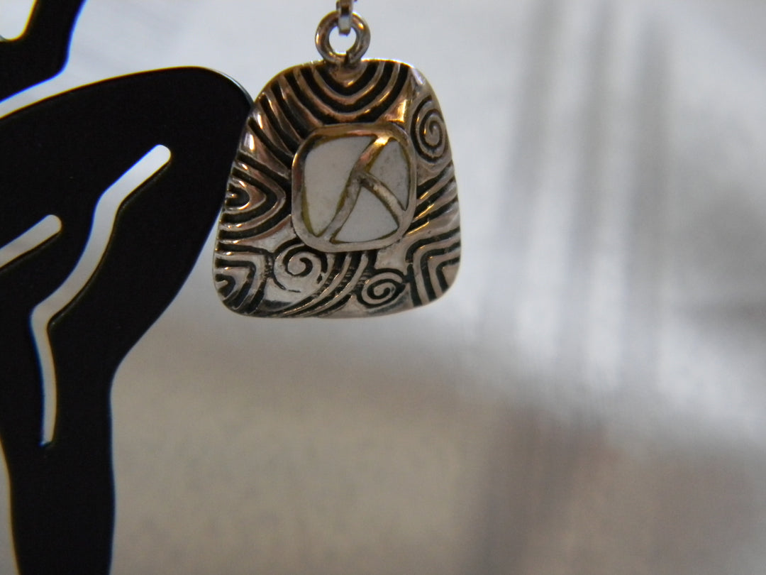 h472 Unique Sterling Silver Dangle Earrings with MOP Inlay Lever Closure