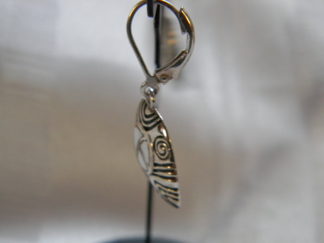 h472 Unique Sterling Silver Dangle Earrings with MOP Inlay Lever Closure