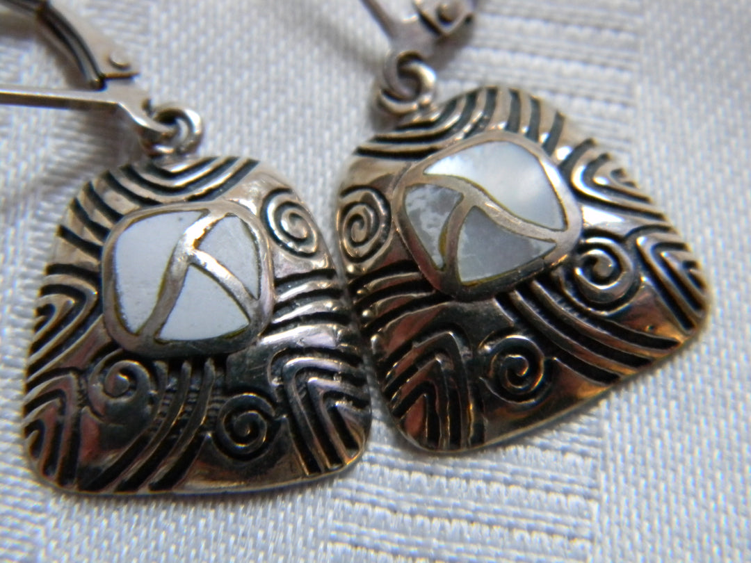 h472 Unique Sterling Silver Dangle Earrings with MOP Inlay Lever Closure