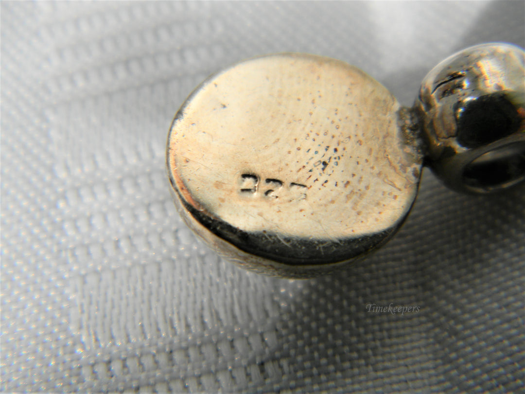 j419 Beautiful Round Black Stone Pendant in Sterling Silver