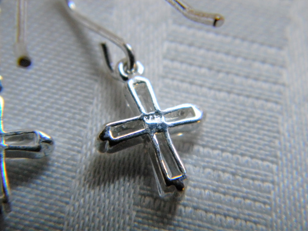 h479 Beautiful Sterling Silver Cross Dangle Earrings with CZ