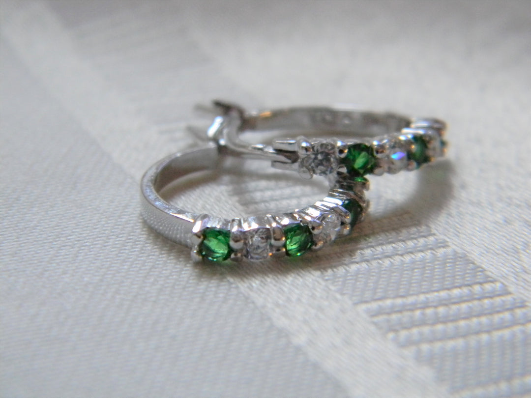 h486 Beautiful CZ Sterling Silver Hoop Pierced Earrings with Lever Closures