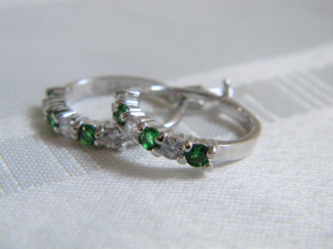 h486 Beautiful CZ Sterling Silver Hoop Pierced Earrings with Lever Closures