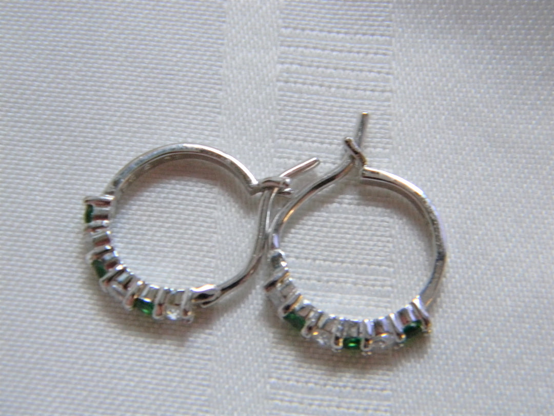 h486 Beautiful CZ Sterling Silver Hoop Pierced Earrings with Lever Closures