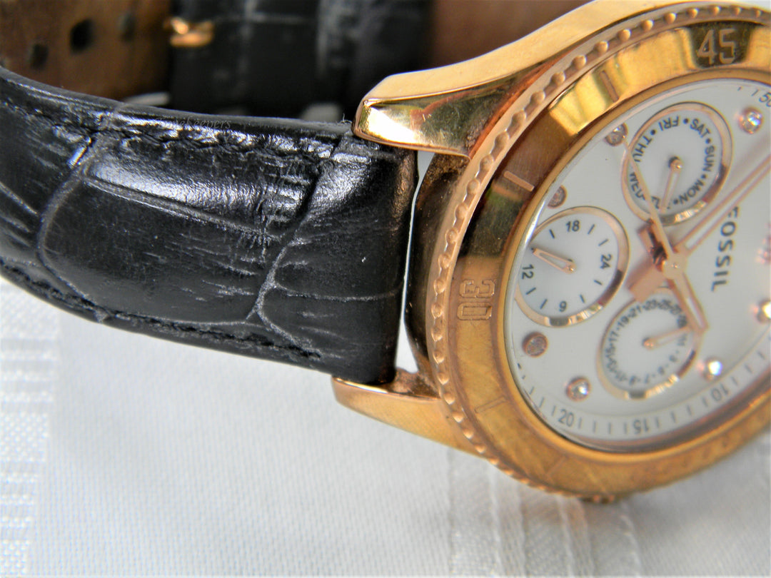 j427 Handsome Fossil Chronograph Wrist Watch in Rose Gold Tone