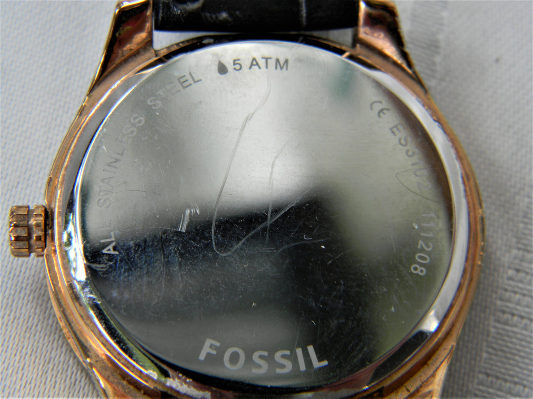 j427 Handsome Fossil Chronograph Wrist Watch in Rose Gold Tone