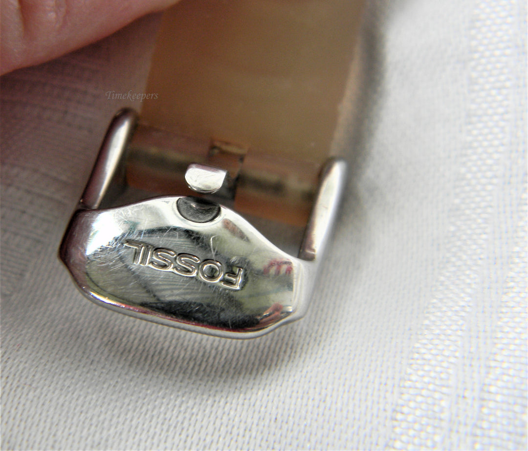 j428 Nice Women's Fossil Watch in Silver Tone and Silicone Band