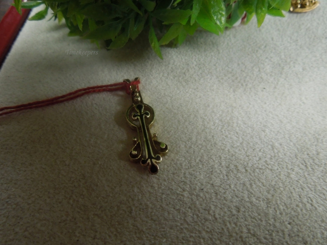 q051 Elegant 14k Yellow Gold Enamel Pendant/Locket/Charm