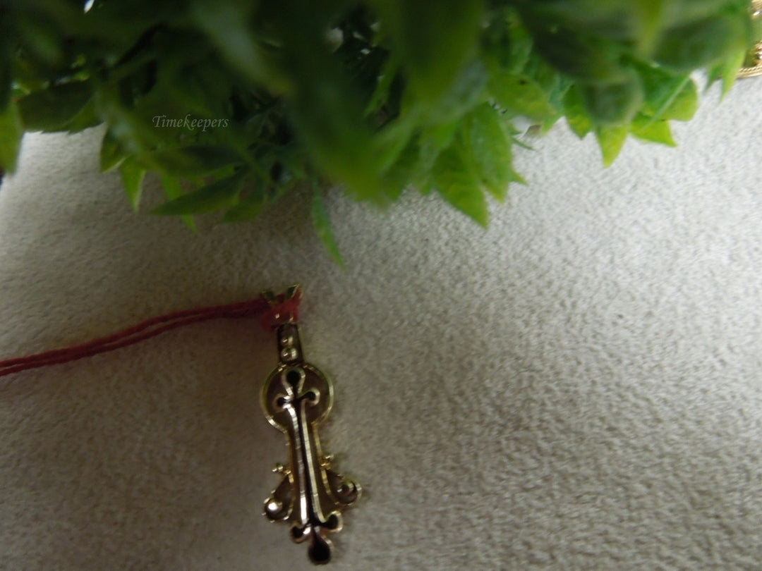 q051 Elegant 14k Yellow Gold Enamel Pendant/Locket/Charm