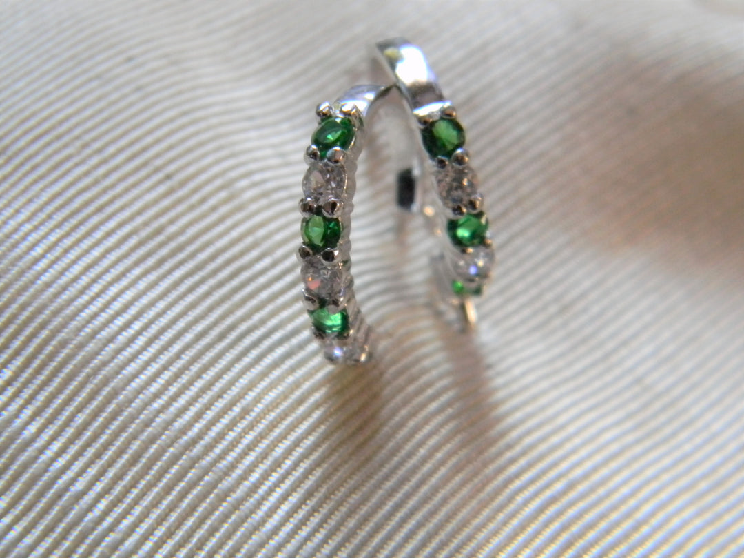 h486 Beautiful CZ Sterling Silver Hoop Pierced Earrings with Lever Closures