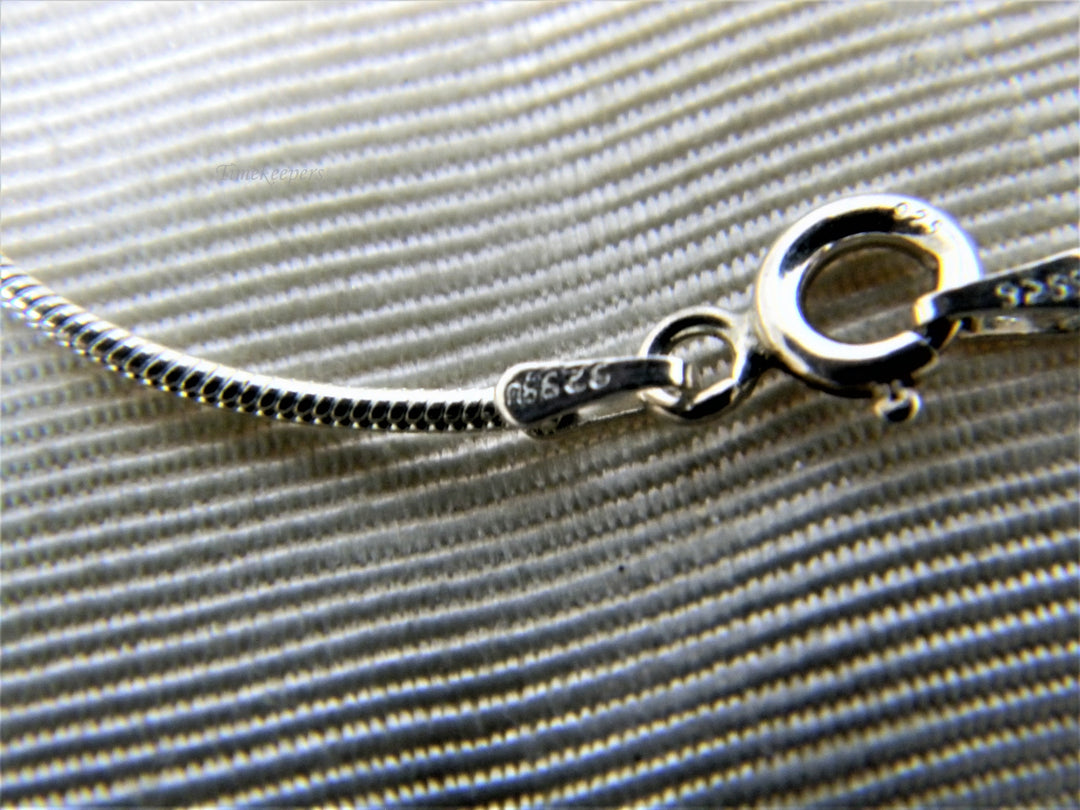 j452 Beautiful Sterling Silver Necklace with (3) Circle Pendant-Mother-Daughter