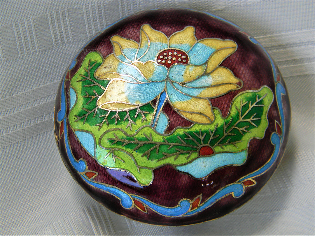 j448 Beautiful Vintage Cloisonne Trinket Box with Blue Enamel Interior