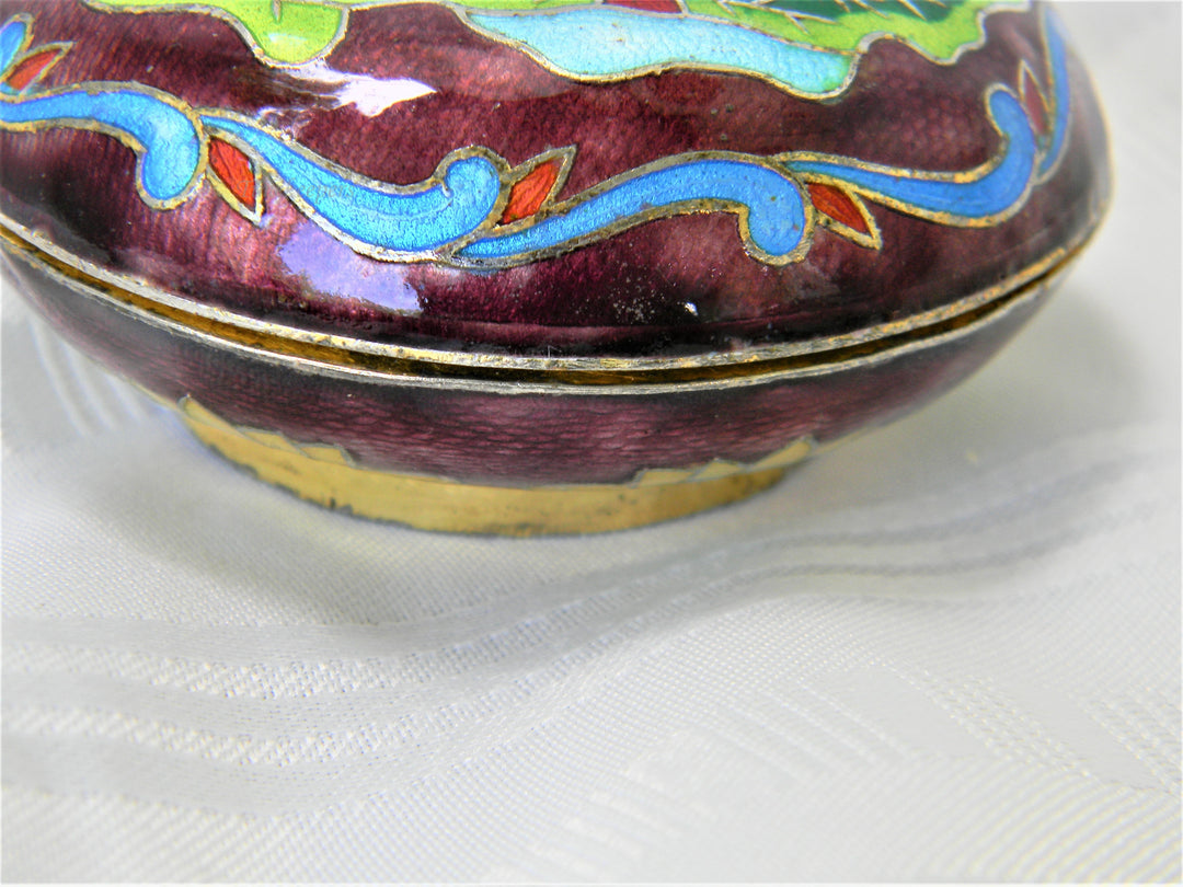j448 Beautiful Vintage Cloisonne Trinket Box with Blue Enamel Interior