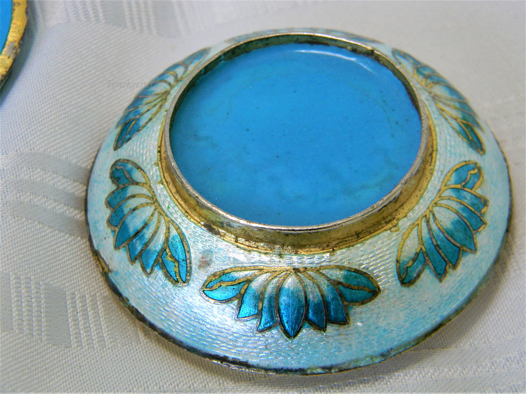 j449 Beautiful Vintage Cloisonne Trinket Box in Blues with Blue Enamel Interior