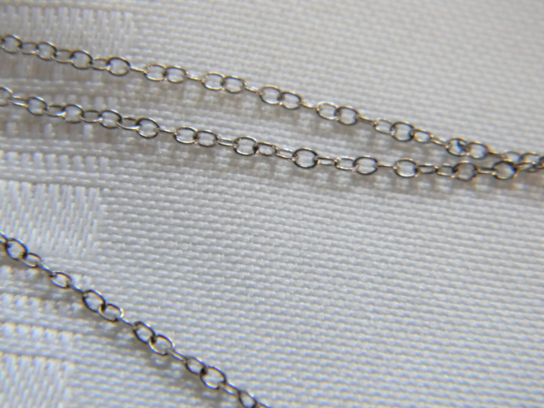 h516 Stunning Vintage Sterling Silver Diamond Shape Pendant with Rolo Chain