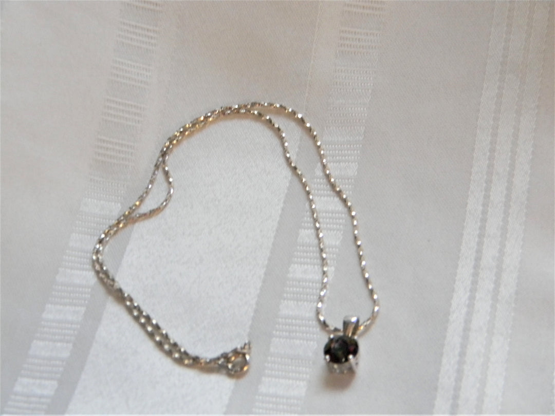 h517 Sparkling Vintage Sterling Silver Mystic Topaz Pendant with Chain
