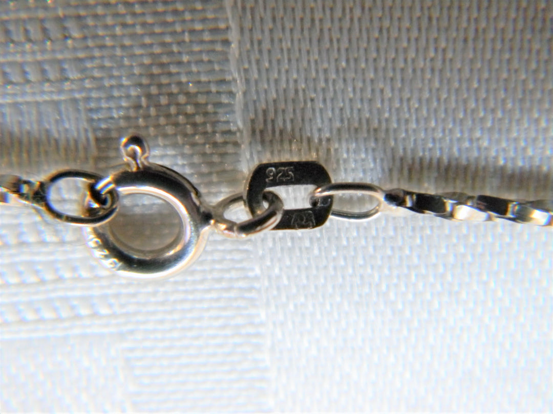 h517 Sparkling Vintage Sterling Silver Mystic Topaz Pendant with Chain