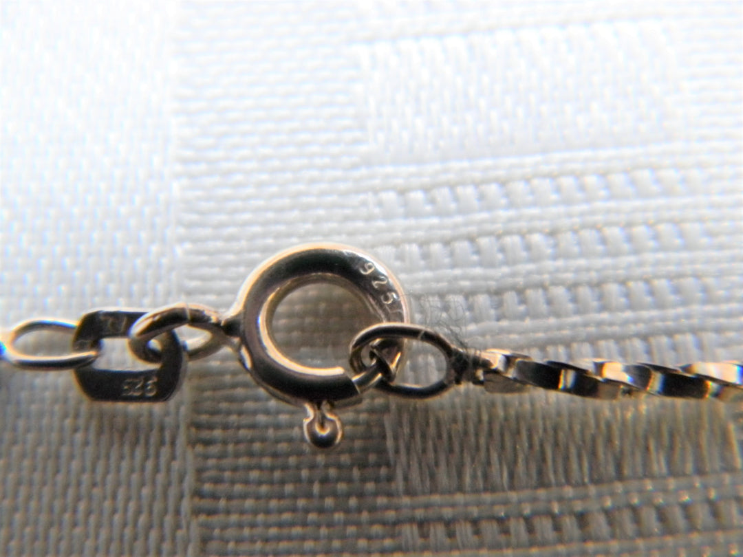 h517 Sparkling Vintage Sterling Silver Mystic Topaz Pendant with Chain