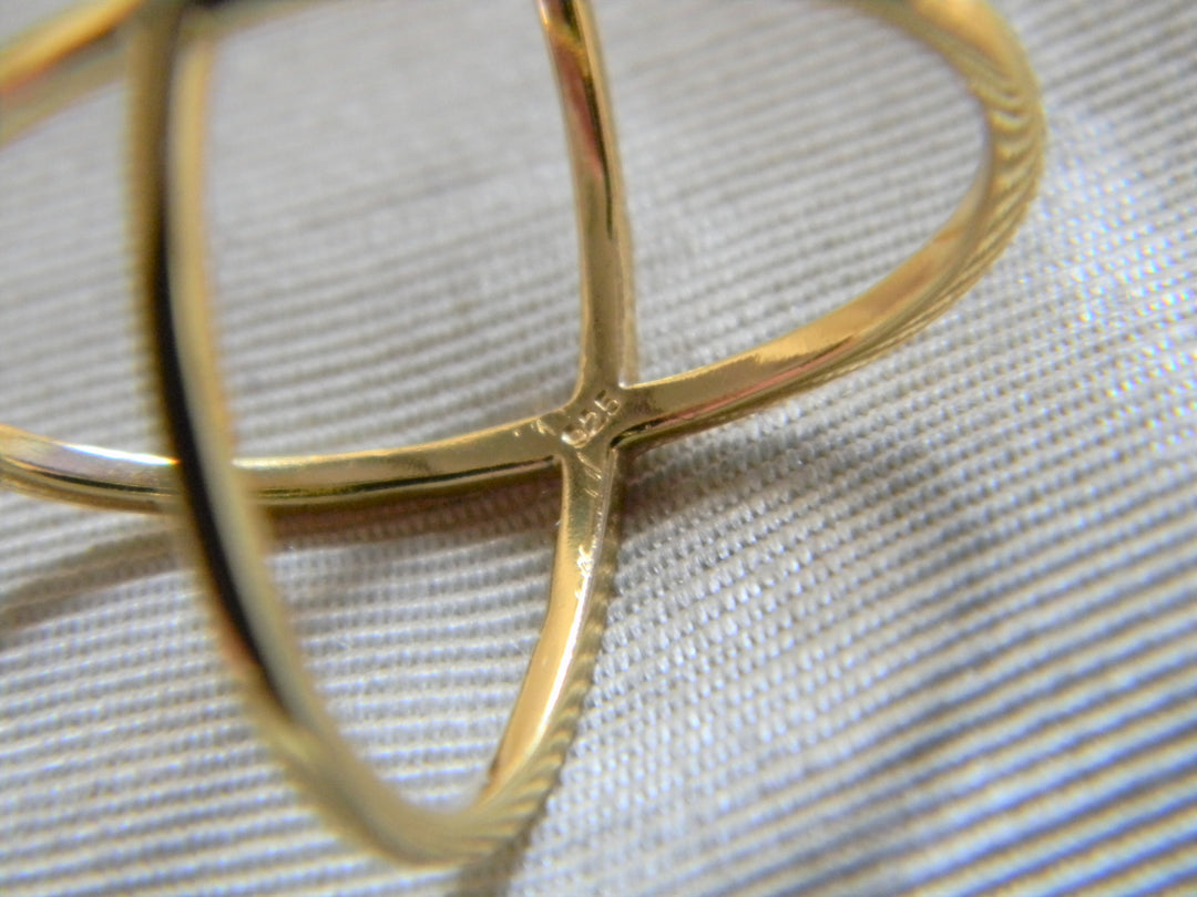 h526 Pretty Sterling Silver X Ring with Gold Wash