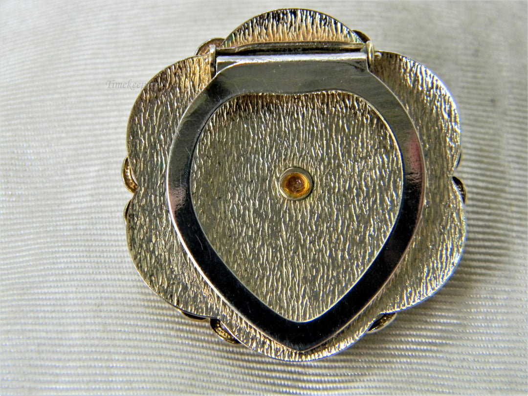 j469 Beautiful 1970's Lieba Scarf Clip in Gold Tone with Faux Pearl