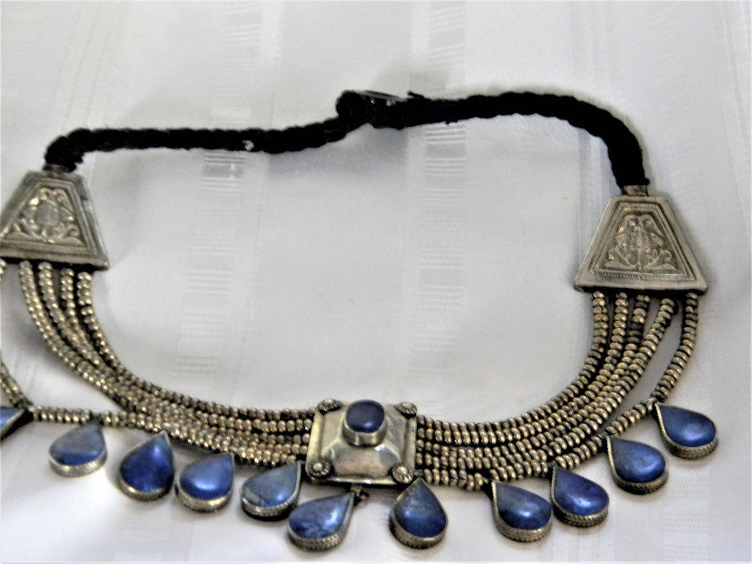 h530 Stunning Vintage Beaded Collar Necklace with Blue Lapis
