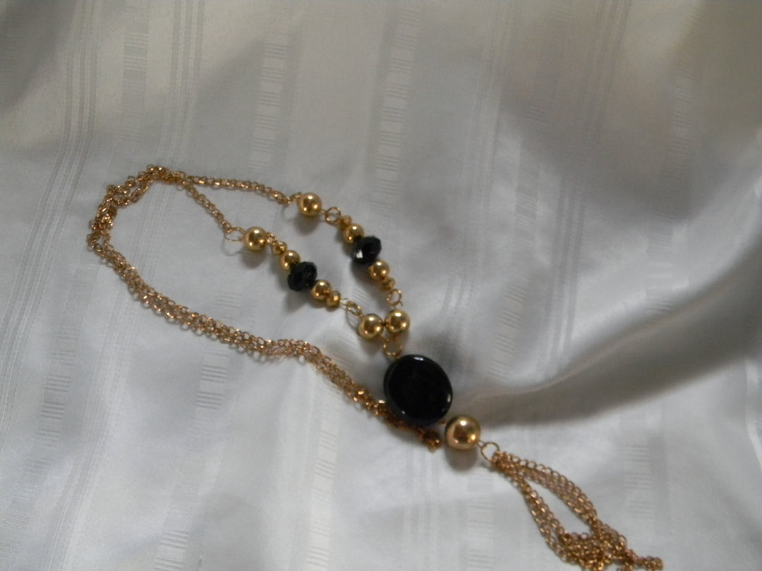 h532 Pretty Retro Long Chain Black and Gold Beaded Gold Tone Necklace