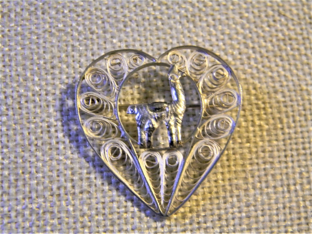 j484 Beautiful Unique Vintage 925 Silver Filigree Heart Brooch With Llama