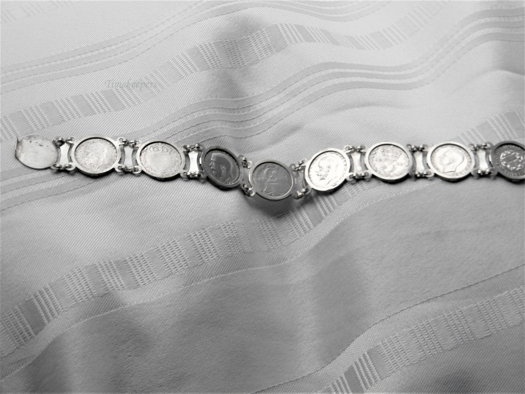 j496 Vintage WWII British Silver Coin Sweetheart Bracelet