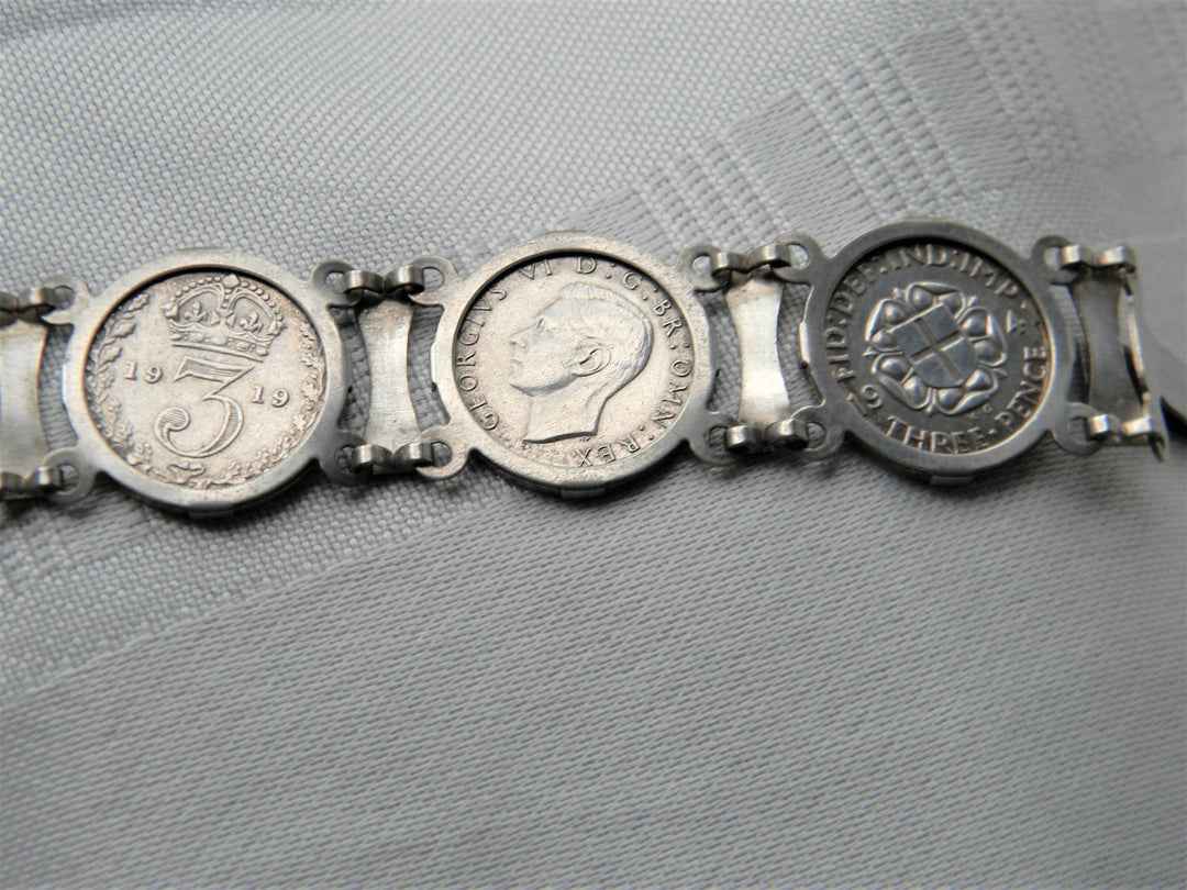 j496 Vintage WWII British Silver Coin Sweetheart Bracelet