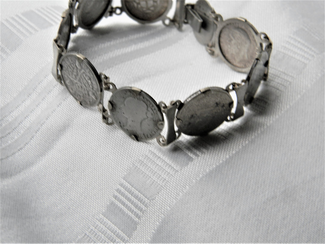 j496 Vintage WWII British Silver Coin Sweetheart Bracelet