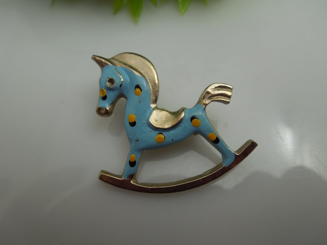 q113 Silver Tone Cute Little Rocking Horse Pin/Brooch