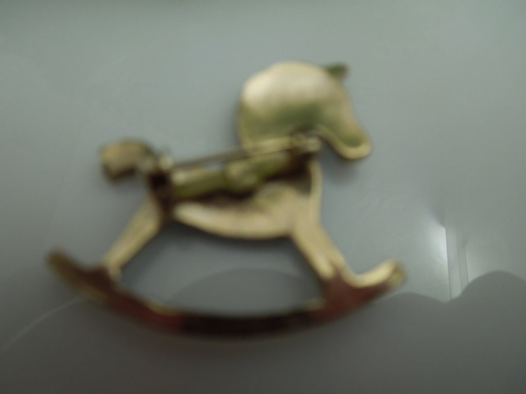 q113 Silver Tone Cute Little Rocking Horse Pin/Brooch