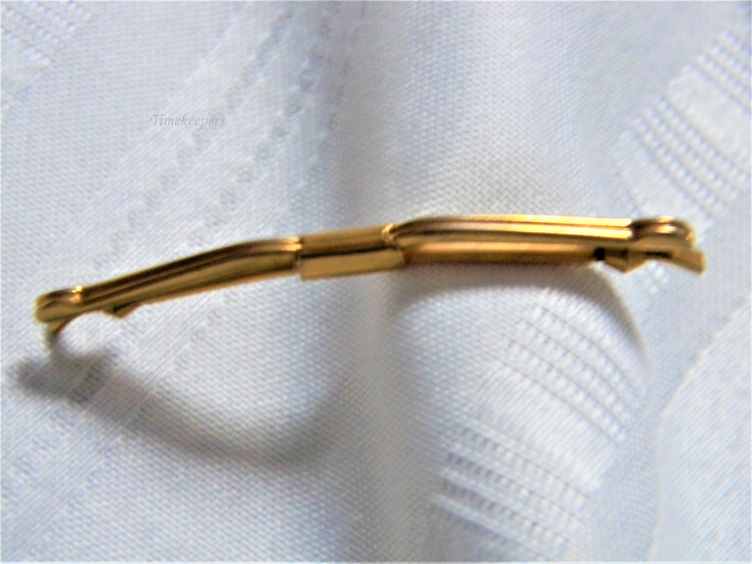 j503 Great Vintage Ball Grip Collar Stay in Gold Tone