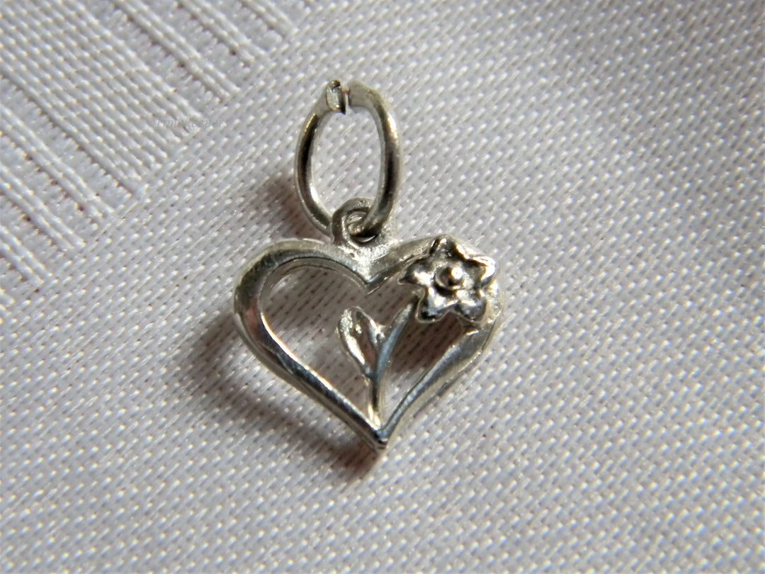 h582 Great Cute Sterling Heart with flower Charm or Pendant