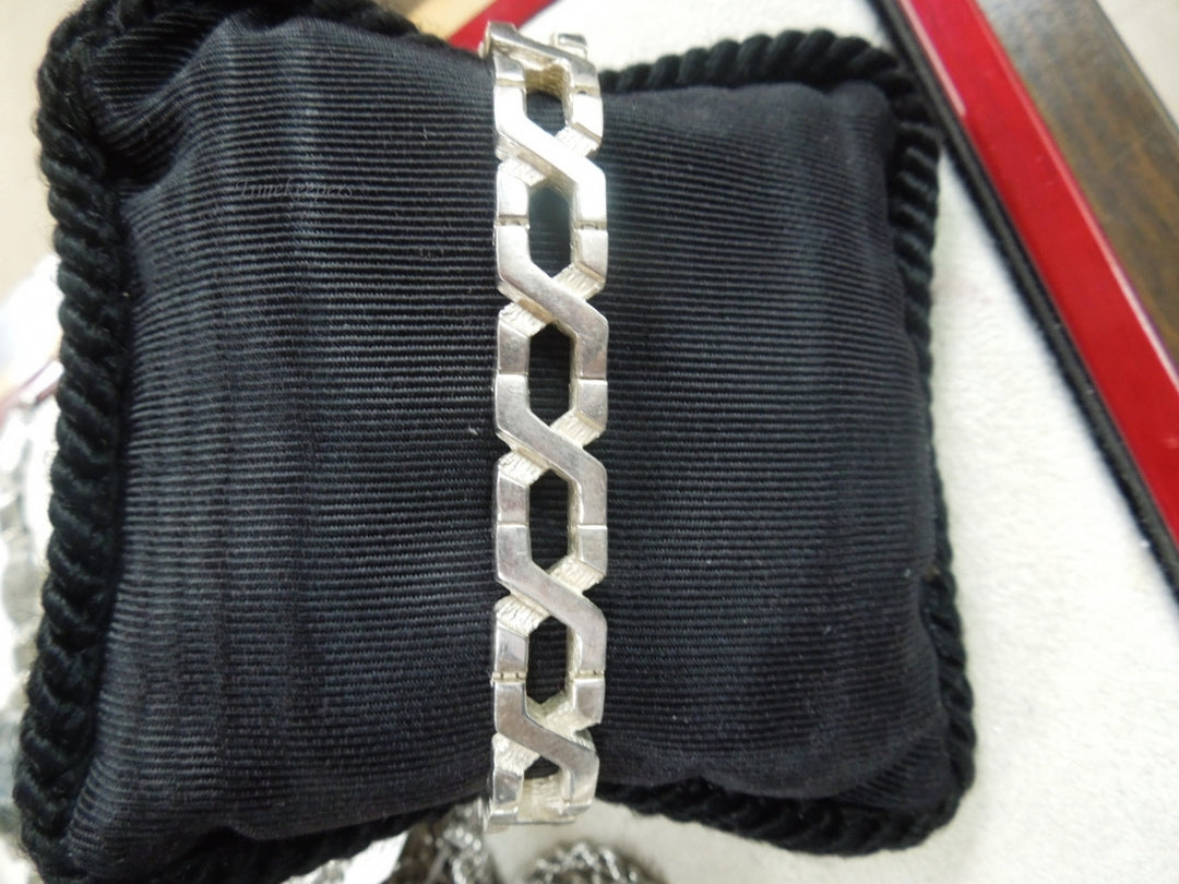 q162 Beautifully Crafted Sterling Silver 925 Bracelet 8"