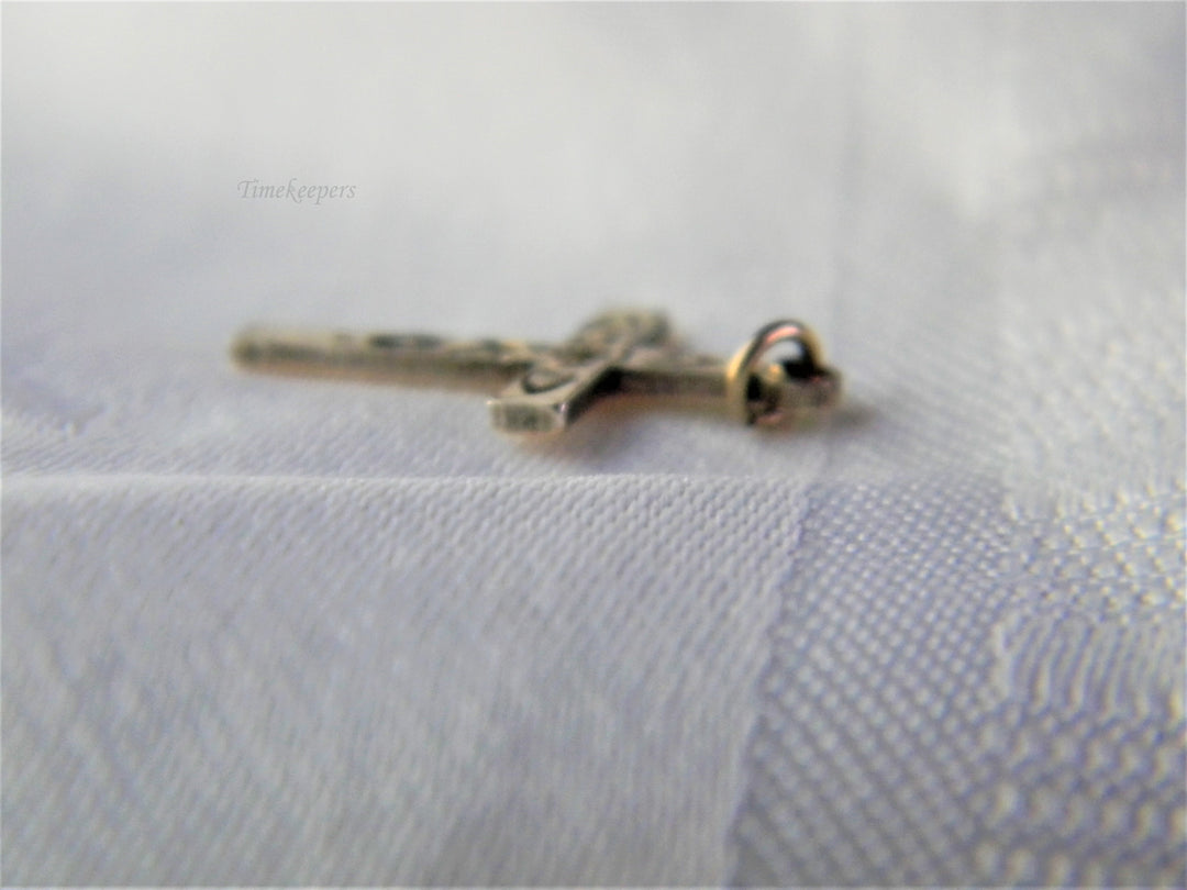 j519 Vintage 12k Gold Filled Embossed Cross Pendant in Gold Tone