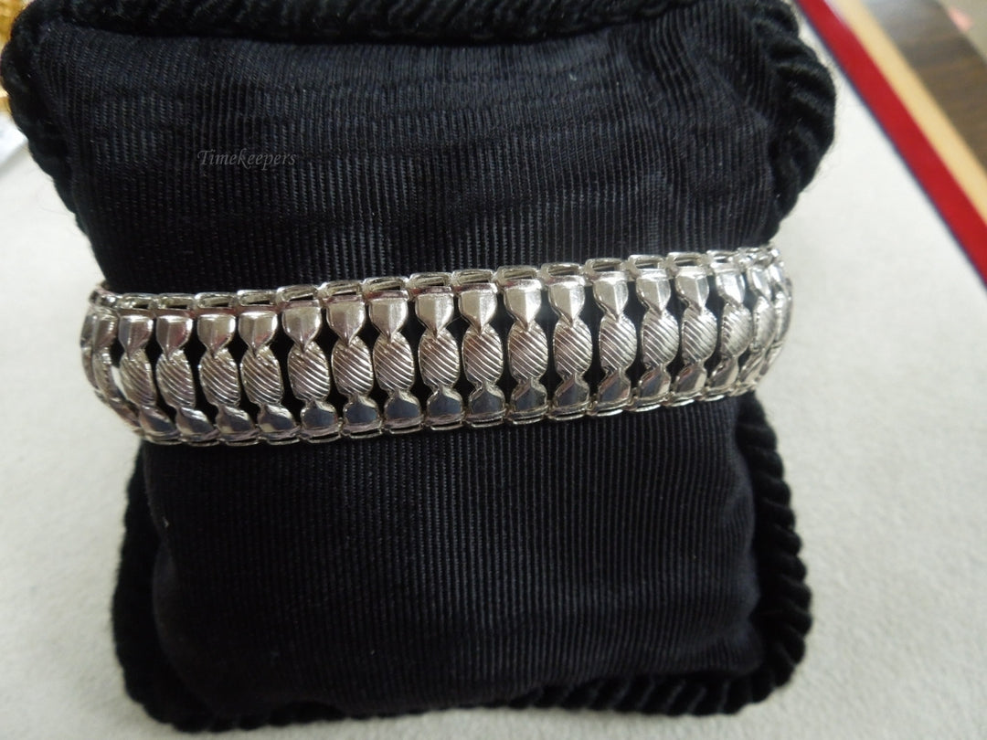 q164 Stunning Sterling Silver Bracelet For Ladies 7"