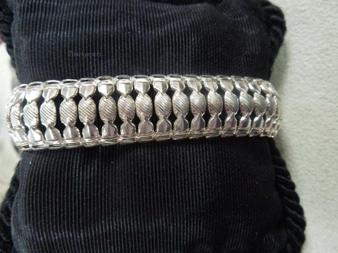 q164 Stunning Sterling Silver Bracelet For Ladies 7"