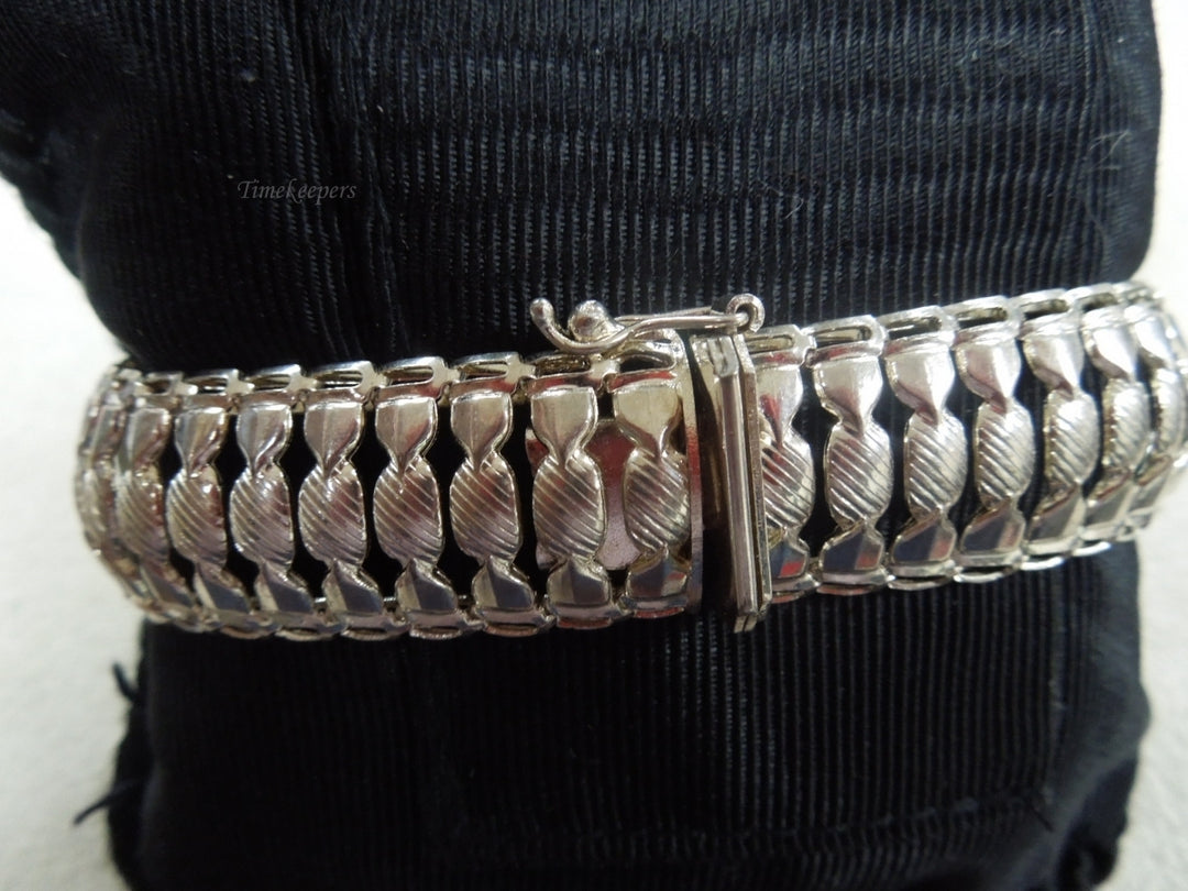 q164 Stunning Sterling Silver Bracelet For Ladies 7"