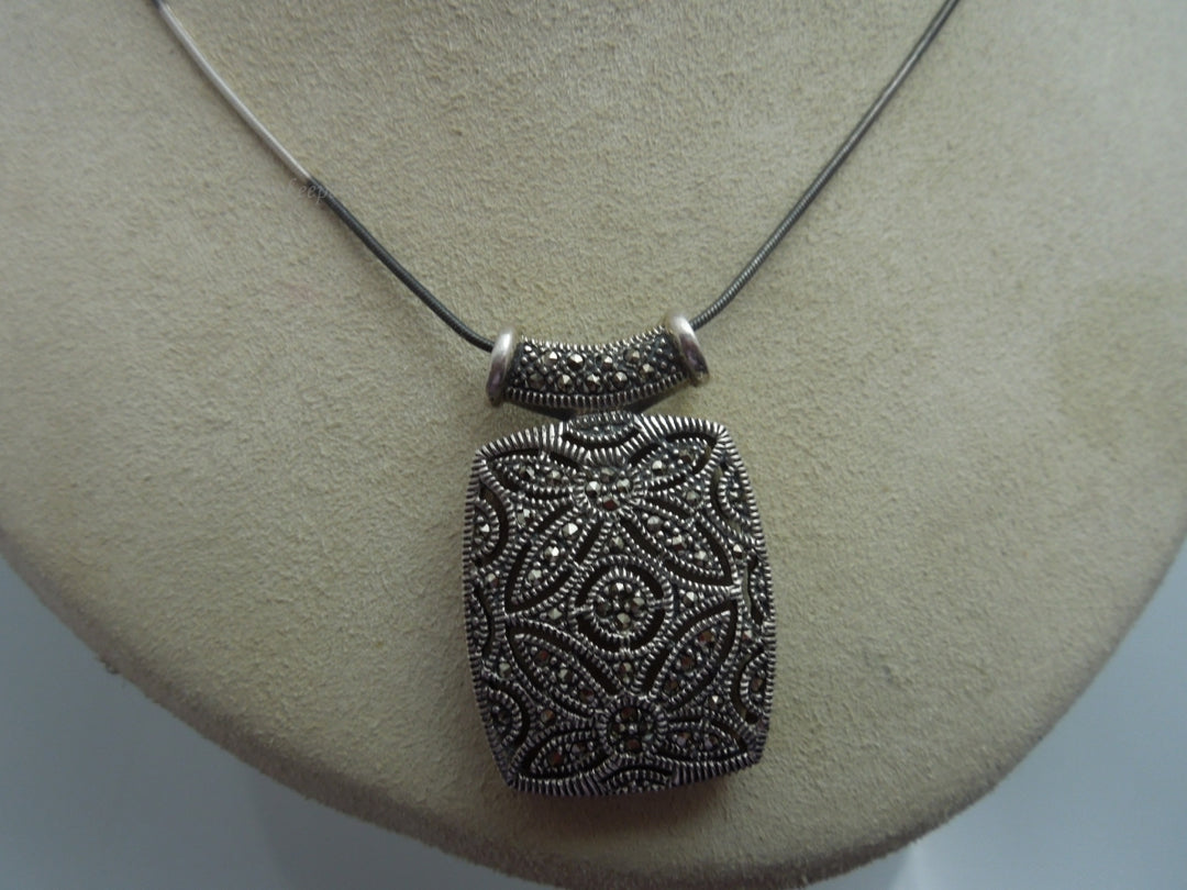 q165 Sterling Silver Chain 18" and Marcasite Pendant