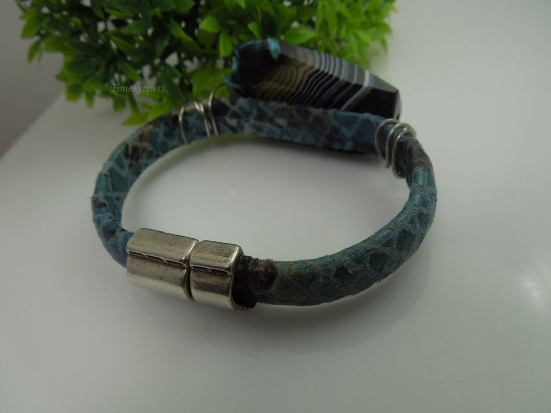 q170 Vintage CAFE Bracelet with Beautiful Stone