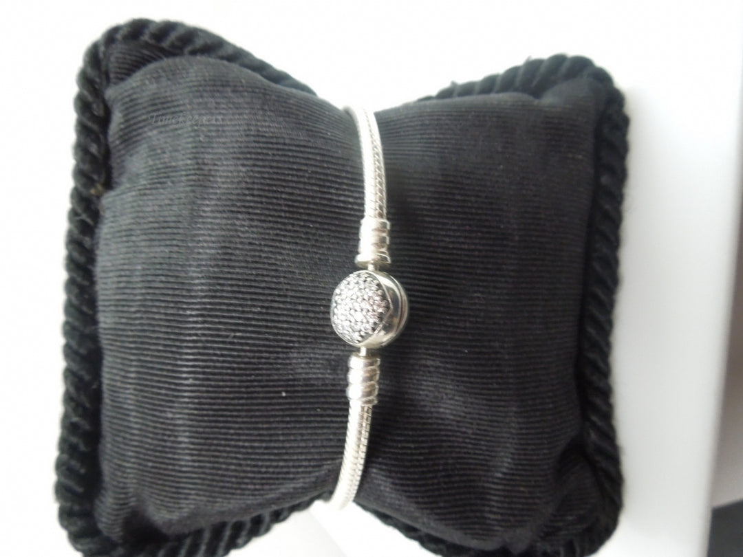 q171 Sterling Silver Heart Beautiful Pandora Bracelet 2.5 " (diameter)