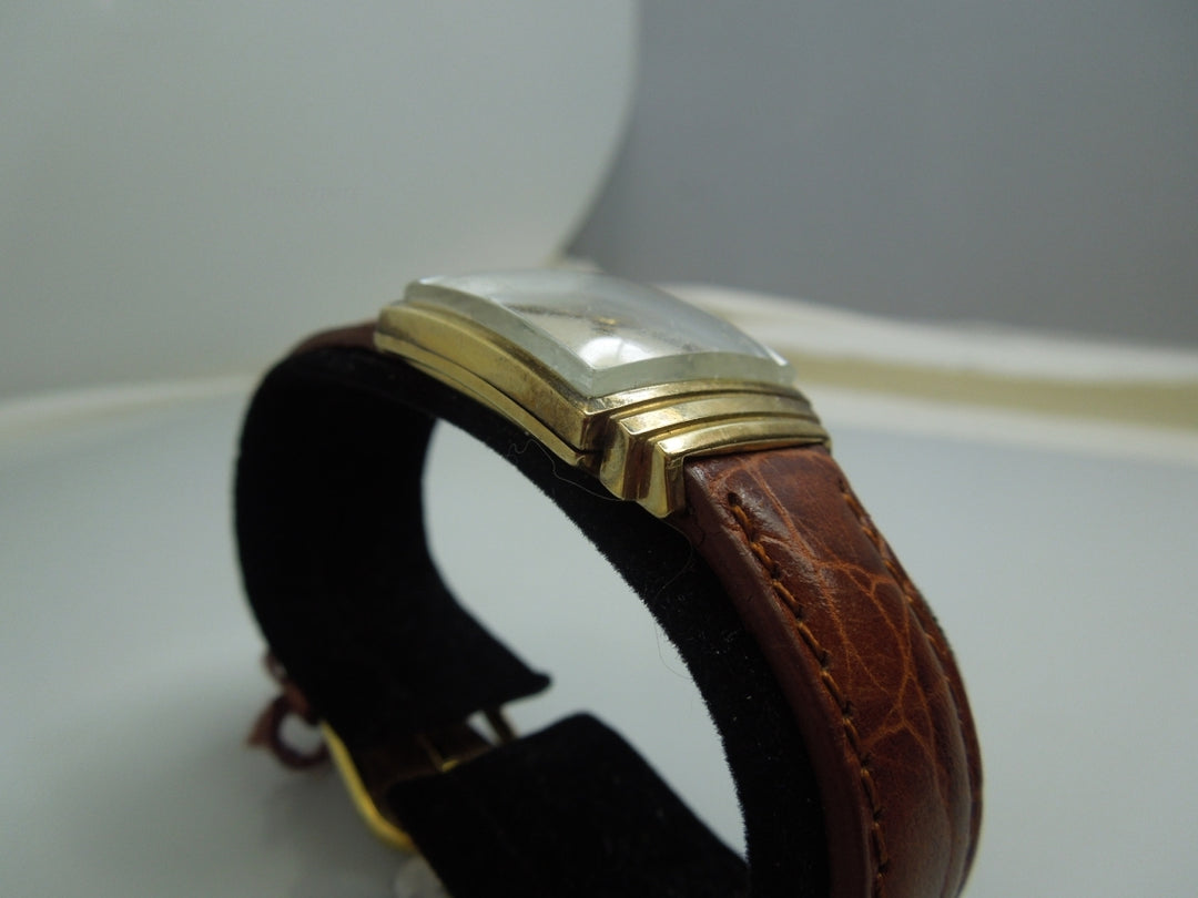 a142 Vintage Original Lord Elgin 14K Gold Mechanical Hand Winding Wrist Watch