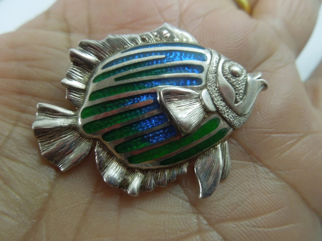 q183 Sterling Silver Kabana Angle Enamel Fish Pin/Brooch/Charm