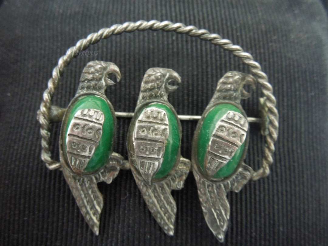 q188 1940 Vintage Sterling Silver Mexican 3 Bird Brooch with Green Stone