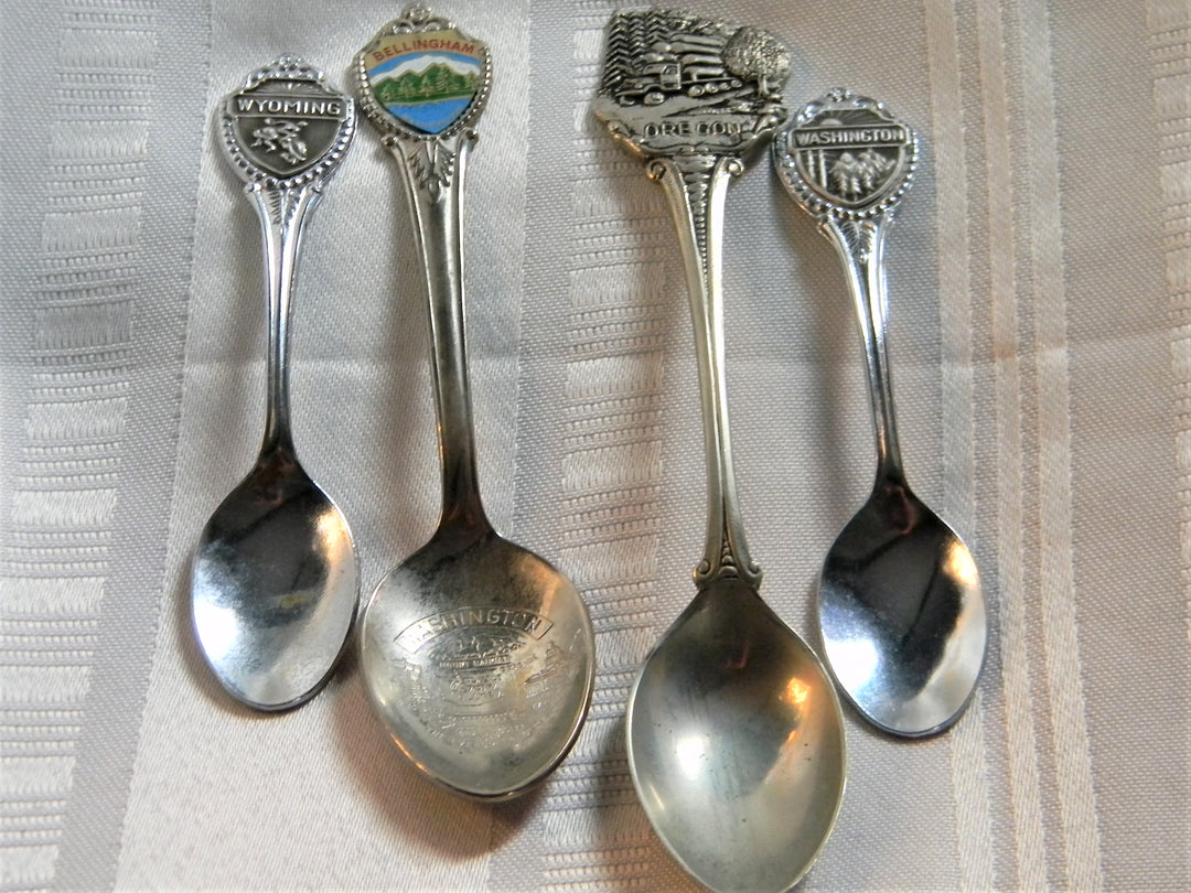 h605 Set of 4 Vintage Collectible Spoons 2 Washington, Wyoming, Oregon
