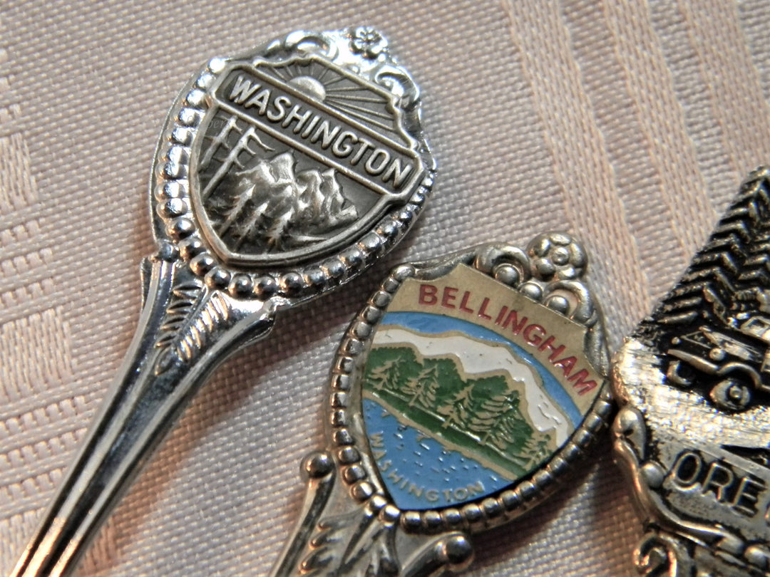 h605 Set of 4 Vintage Collectible Spoons 2 Washington, Wyoming, Oregon