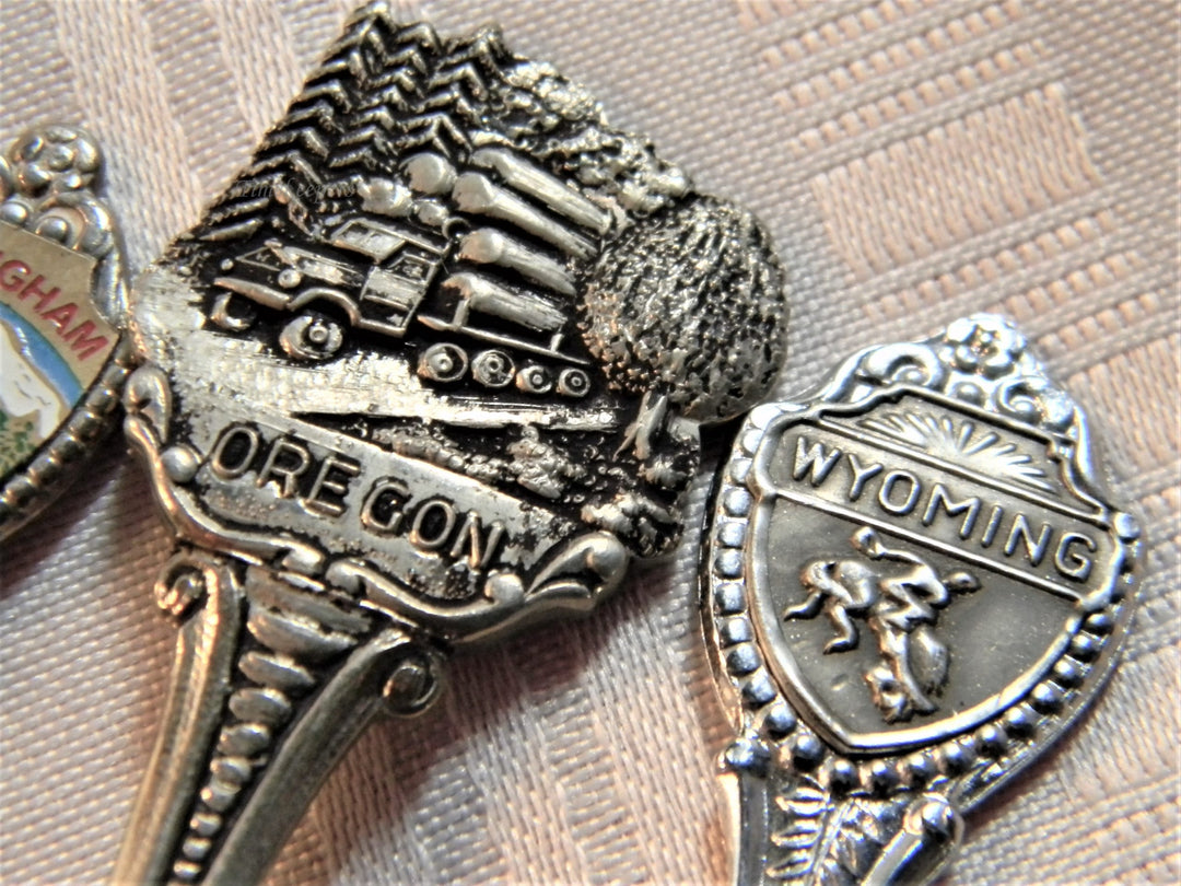 h605 Set of 4 Vintage Collectible Spoons 2 Washington, Wyoming, Oregon
